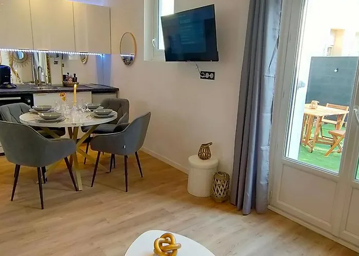 Appartement Romantique Chic 150m Patio